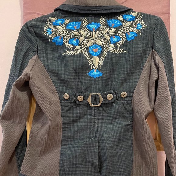 Spring Sales - Picture 2 of 2